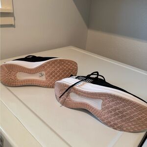 Puma woman’s tennis shoes